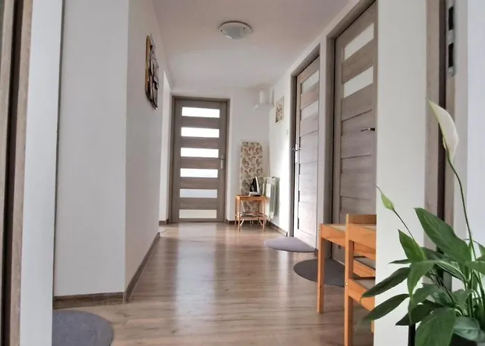 Pokoje I Apartamenty Na Szkolnej